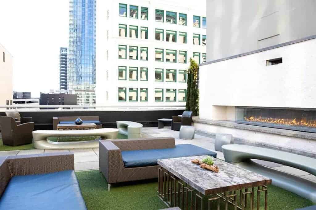 frolik bar
