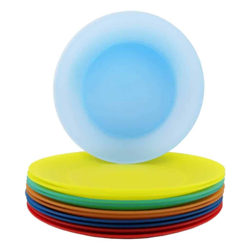 PLASTIC PLATES