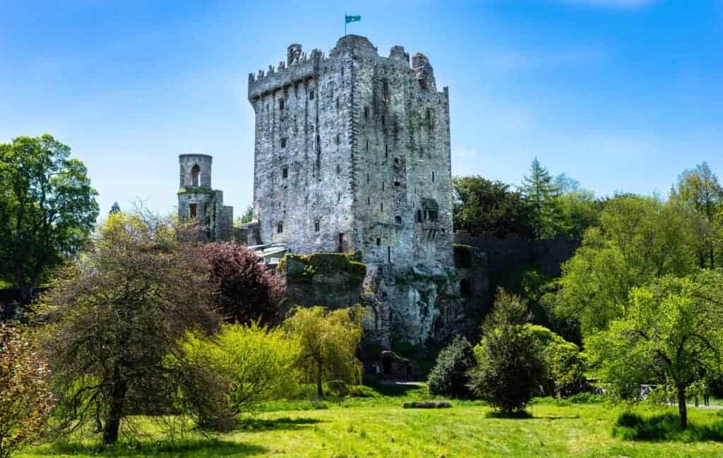 Visitors Guide To Blarney Castle & How About That Kiss!