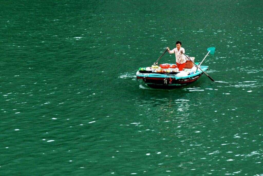 WHAT-TO-DO-IN-HALONG-BAY