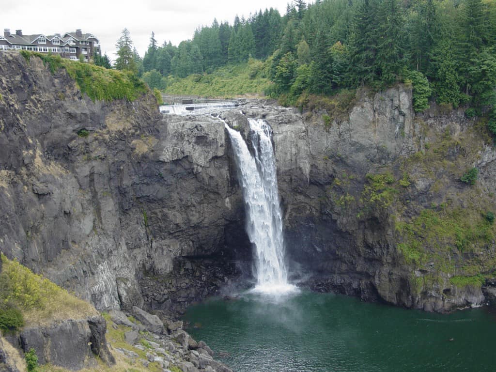 snoqualmie falls in seattle