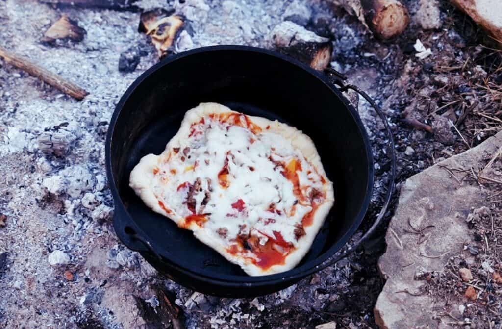 dutch oven pizza