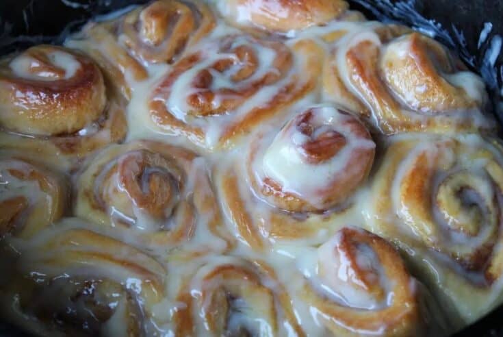 dutch oven cinnamon rolls