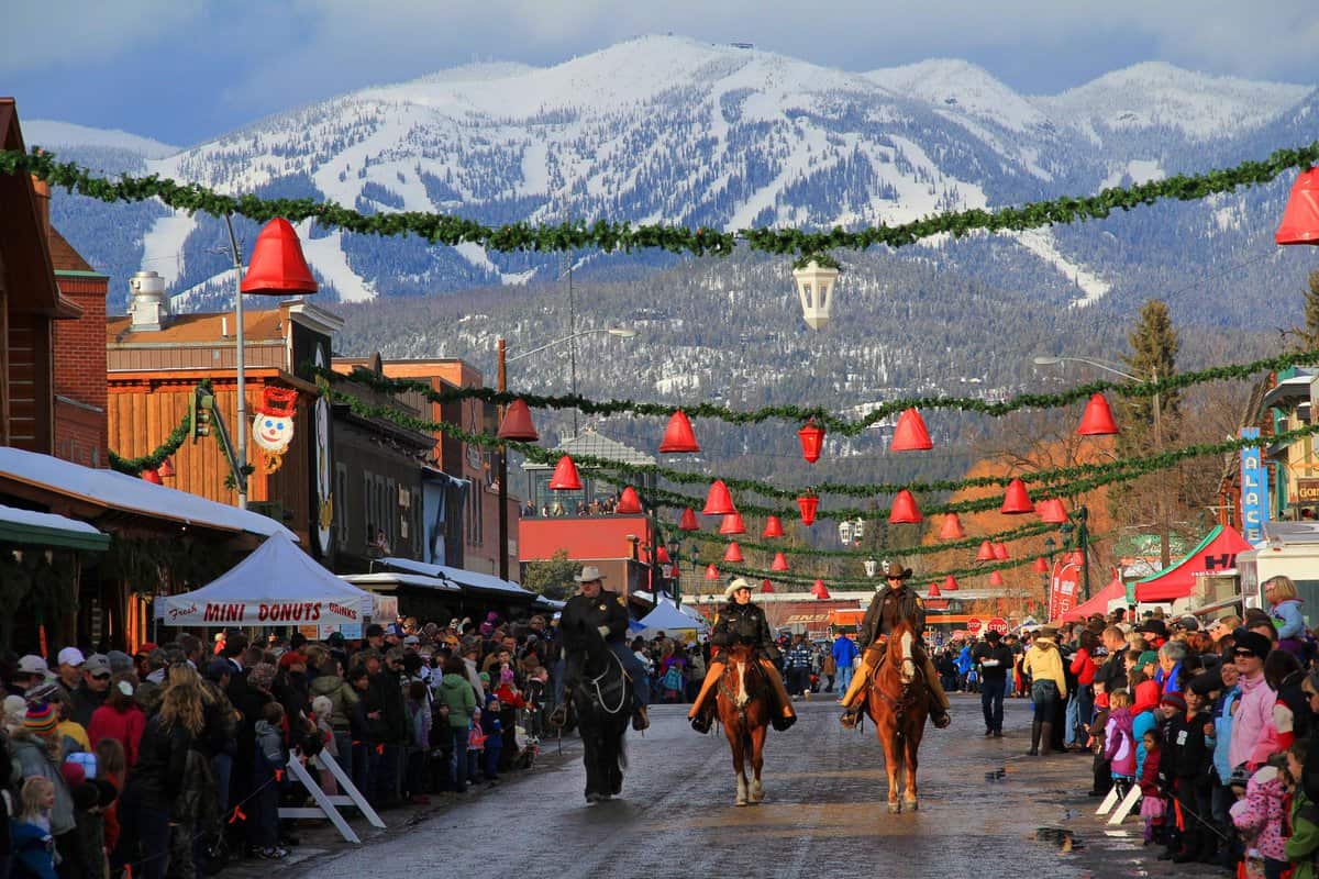 35 Best Christmas Destinations in the US Getaways to Spend the Holidays