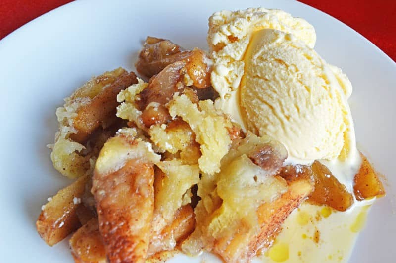 Crockpot Apple Cobbler